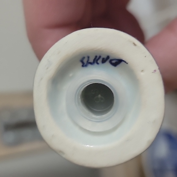 Delft windmill salt and pepper shakers - Picture 4 of 4